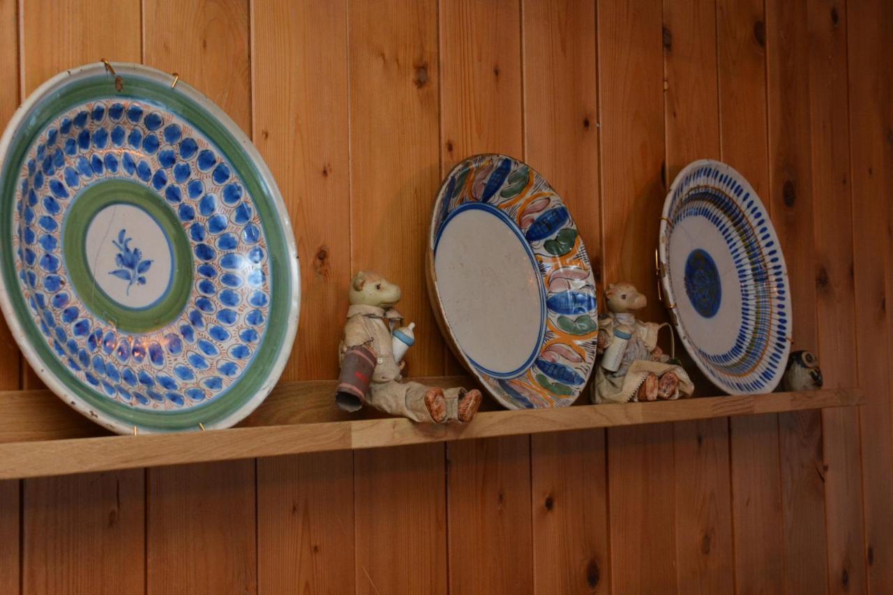 Alte Post Mit Geschichte Und Restaurant Apartment Tavanasa ภายนอก รูปภาพ